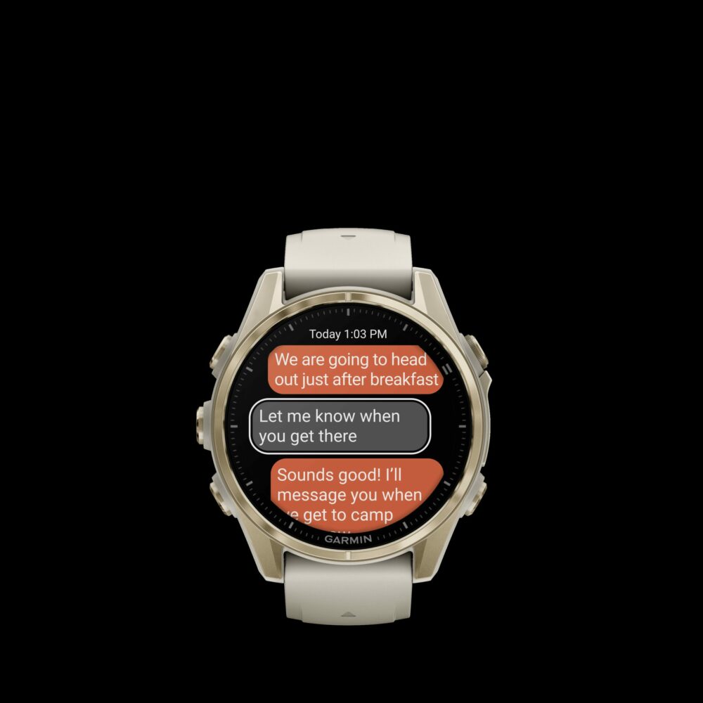 Sporthorloge fēnix® 8 - 43 mm, AMOLED, Sapphire, Soft Gold met Fog grey/dark sandstone siliconen band